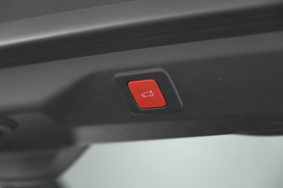 Peugeot 3008 1.2 Hybrid 136 GT | Elektrische Kofferklep | Camera | Adaptieve Cruise Control | Apple CarPlay