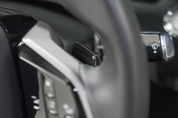 Peugeot 3008 1.2 Hybrid 136 GT | Elektrische Kofferklep | Camera | Adaptieve Cruise Control | Apple CarPlay