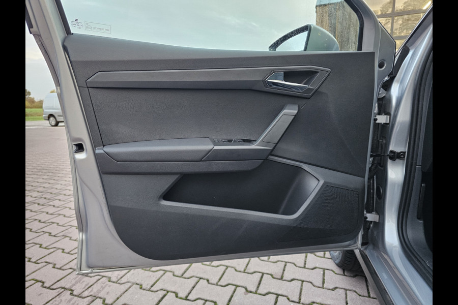 Seat Arona 1.0 TSI Style Business Intense | Automaat | LED | Camera | ACC | Full Link | Park Assist | Twotone | Climatronic | Navi |