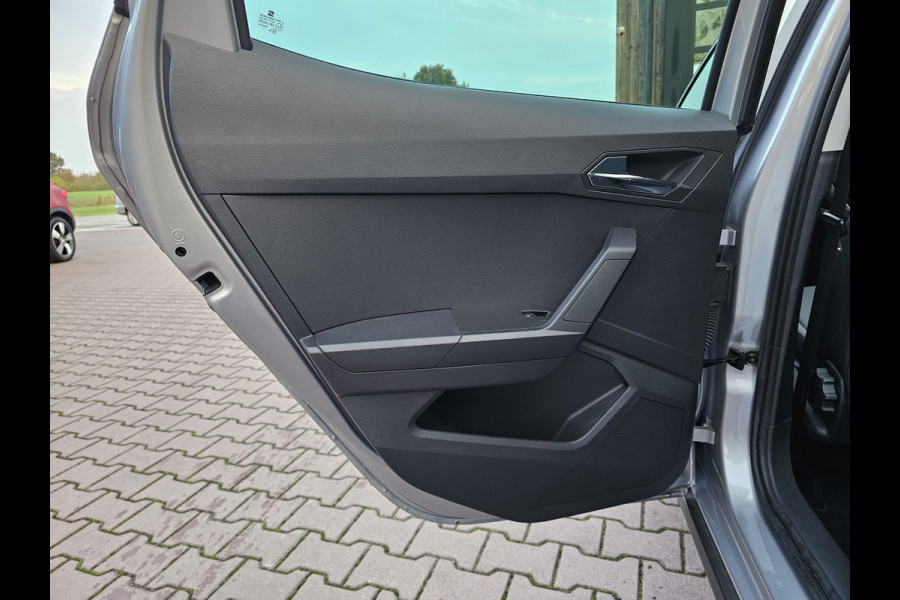 Seat Arona 1.0 TSI Style Business Intense | Automaat | LED | Camera | ACC | Full Link | Park Assist | Twotone | Climatronic | Navi |
