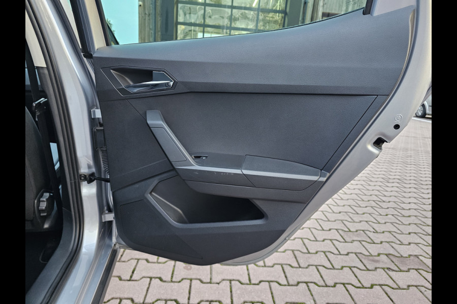Seat Arona 1.0 TSI Style Business Intense | Automaat | LED | Camera | ACC | Full Link | Park Assist | Twotone | Climatronic | Navi |