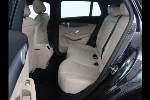 Mercedes-Benz EQC 400 4MATIC Business Solution Luxury 80 kWh | SOH 96.9% | Panoramdak | Leder | Adaptive cruise | Carplay | Sfeerverlichting | Burnmester Surround | Full LED | Stoelverwarming | Camera | Park assist |