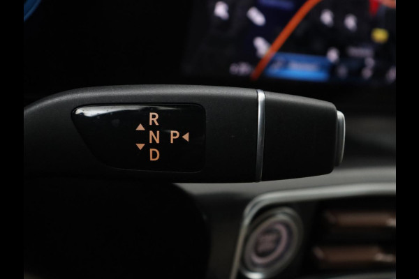 Mercedes-Benz EQC 400 4MATIC Business Solution Luxury 80 kWh | SOH 96.9% | Panoramdak | Leder | Adaptive cruise | Carplay | Sfeerverlichting | Burnmester Surround | Full LED | Stoelverwarming | Camera | Park assist |
