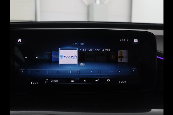 Mercedes-Benz EQC 400 4MATIC Business Solution Luxury 80 kWh | SOH 96.9% | Panoramdak | Leder | Adaptive cruise | Carplay | Sfeerverlichting | Burnmester Surround | Full LED | Stoelverwarming | Camera | Park assist |