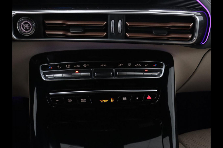 Mercedes-Benz EQC 400 4MATIC Business Solution Luxury 80 kWh | SOH 96.9% | Panoramdak | Leder | Adaptive cruise | Carplay | Sfeerverlichting | Burnmester Surround | Full LED | Stoelverwarming | Camera | Park assist |