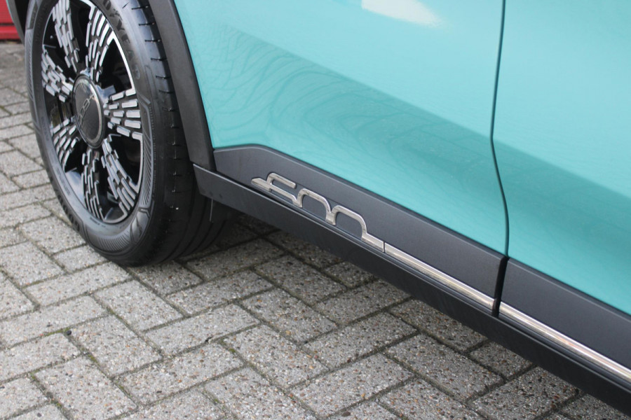 Fiat 600 1.2 110PK Hybrid AUTOMAAT POP | WINTER PACK: VERWAMBARE VOORSTOELEN/VERWARMBARE VOORRUIT | PACK COMFORT: ACHTERUITRIJCAMERA MET DYNAMISCHE HULPLIJNEN/AUDIOSYSTEEM MET 6 SPEAKERS/DRAADLOOS LADEN/KEYLESS ENTRY/NAVIGATIE/PARKEERSENSOREN VOOR EN ACHTER/VERKEERSBORDINFORMATIE | PACK STYLE: 17" LICHTMETALEN VELGEN/HOOGGLANS ZWARTE SPIEGELKAPPEN/VERCHROME OMLIJSTING/LED RICHTINGAANWIJZERS/LED MISTLAMPEN/DASHBOARD IN CARROSSERIEKLEUR | DRAADLOZE APPLE CARPLAY/ANDROID AUTO |
