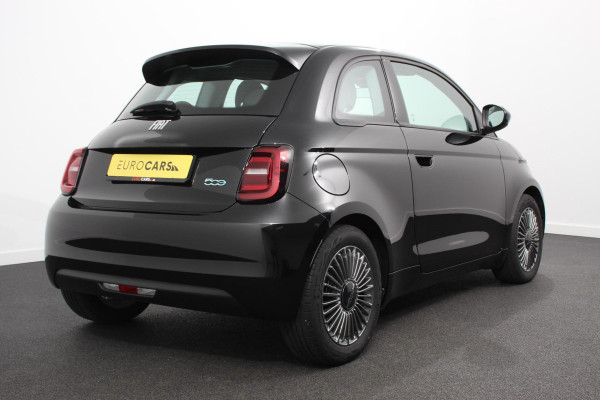 Fiat 500E 42 kWh 118pk Icon Actieradius WLTP 329km Navigatie Apple Carplay/Android Auto Cruise Control Comfort-pakket Climate Control