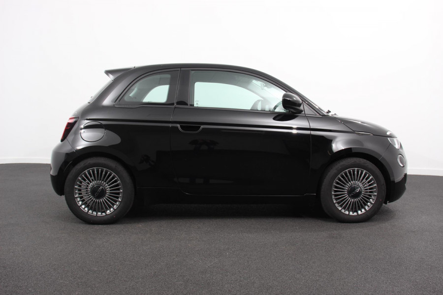 Fiat 500E 42 kWh 118pk Icon Actieradius WLTP 329km Navigatie Apple Carplay/Android Auto Cruise Control Comfort-pakket Climate Control