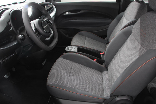 Fiat 500E 42 kWh 118pk Icon Actieradius WLTP 329km Navigatie Apple Carplay/Android Auto Cruise Control Comfort-pakket Climate Control