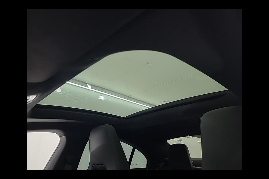 Mercedes-Benz CLA-Klasse 250 e Star Edition AMG | Panoramadak | Stoelverwarming | Camera | Cruise Control | Keyless | Ambiance Verlichting | Navigatie | Grootlichtassistent | LED |