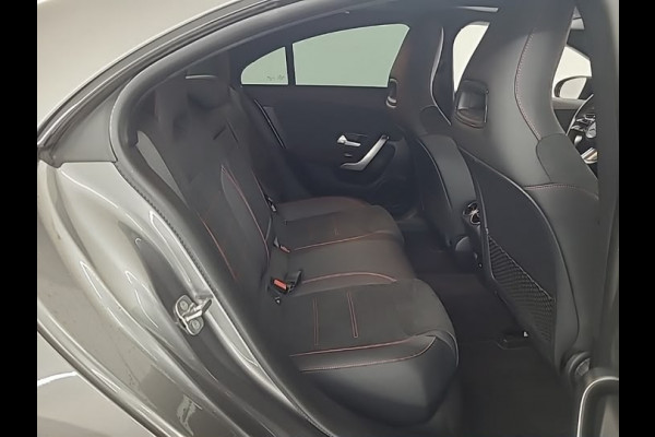 Mercedes-Benz CLA-Klasse 250 e Star Edition AMG | Panoramadak | Stoelverwarming | Camera | Cruise Control | Keyless | Ambiance Verlichting | Navigatie | Grootlichtassistent | LED |