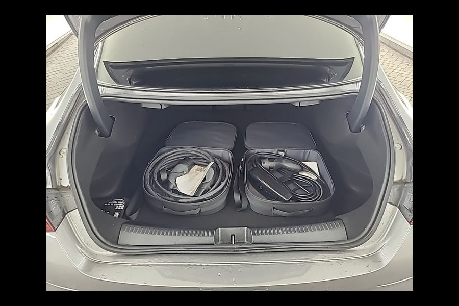 Mercedes-Benz CLA-Klasse 250 e Star Edition AMG | Panoramadak | Stoelverwarming | Camera | Cruise Control | Keyless | Ambiance Verlichting | Navigatie | Grootlichtassistent | LED |