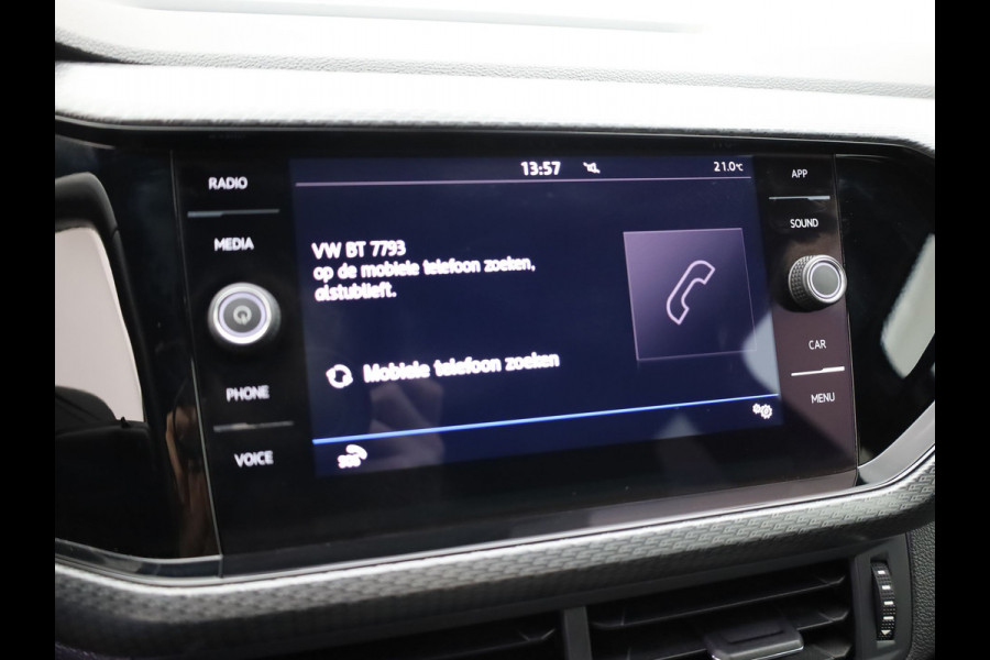 Volkswagen T-Cross 1.0 TSI Style Business R | Camera | Keyless | Trekhaak | Stoelverwarming | Apple / Android | Prijs Rijklaar!!