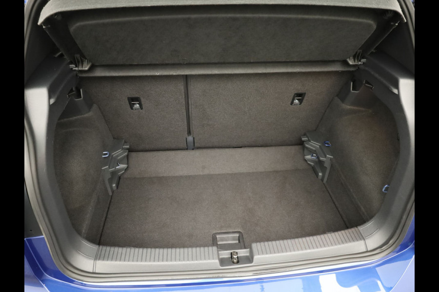 Volkswagen T-Cross 1.0 TSI Style Business R | Camera | Keyless | Trekhaak | Stoelverwarming | Apple / Android | Prijs Rijklaar!!