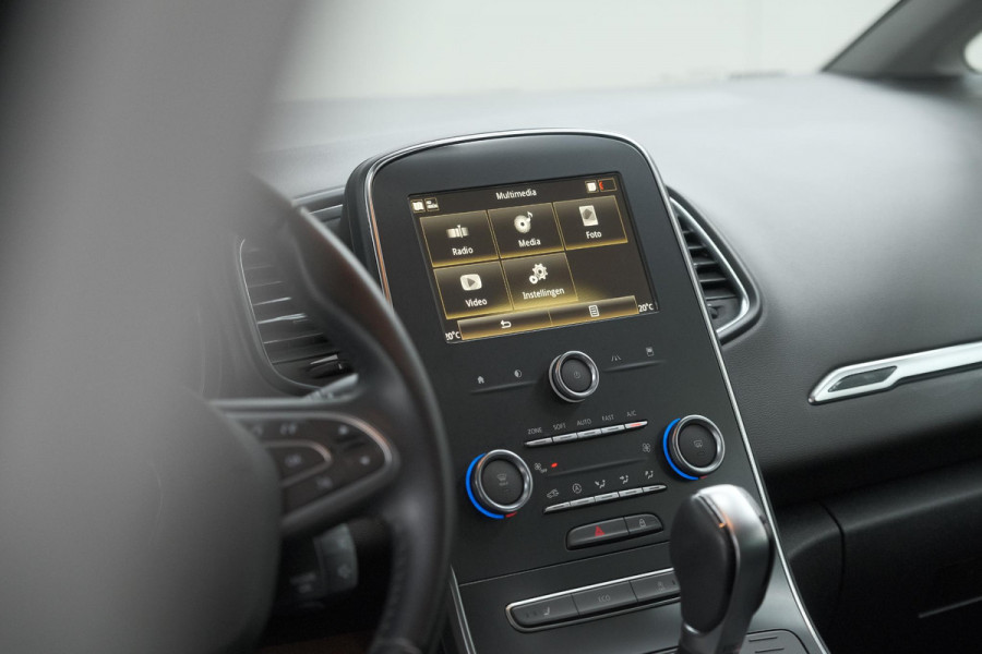 Renault Scénic TCe 140 EDC Limited | Camera | Stoelverwarming | Navigatie | Apple Carplay