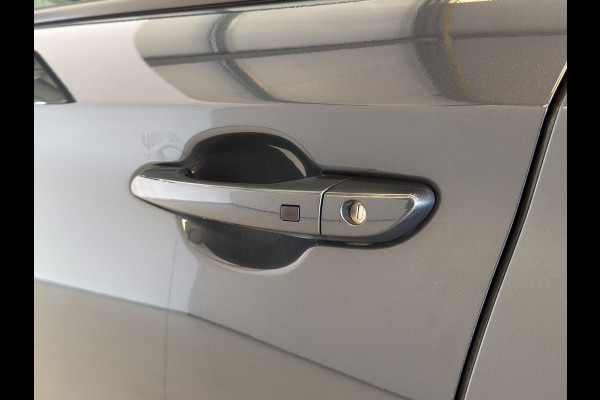 Hyundai Kona EV Premium 64 kWh / HUD / Camera / 2e eig. / NL-auto