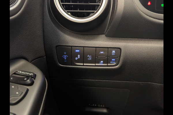 Hyundai Kona EV Premium 64 kWh / HUD / Camera / 2e eig. / NL-auto