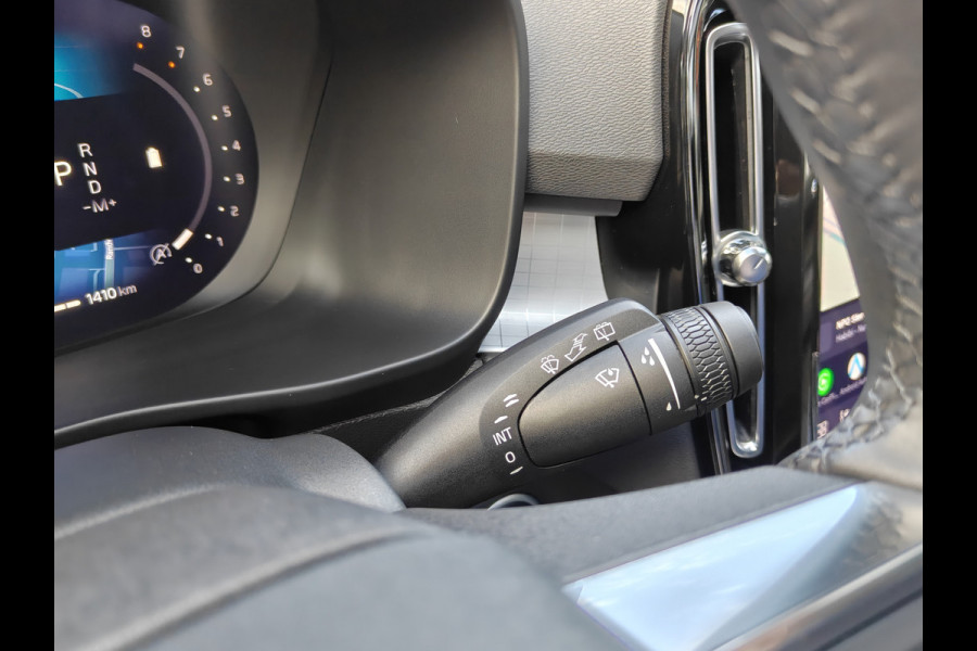 Volvo XC40 B4 211PK Plus Dark | BLIS | Trekhaak | 360 | H&K | Pano | Carplay | Elektr. Stoelen | ACC | Stoel/Stuur verwarming |