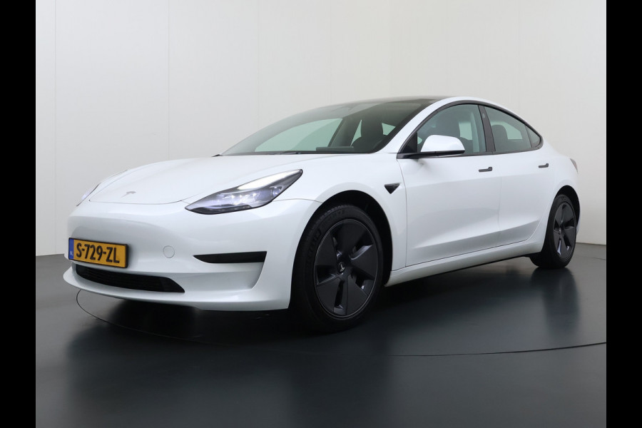 Tesla Model 3 RWD Plus LFP Trekhaak Warmtepomp Pano-Dak Navi Camera's Leder Memory Stuur+Stoelverwarming SOH 91% Traffic-Aware Cruise Control AMD Ryzen™ Elek.Achterklep Led 1.000KG Trekgewicht Origineel Nederlandse Auto