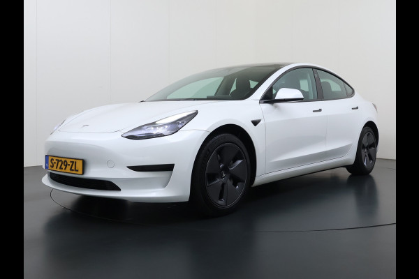 Tesla Model 3 RWD Plus LFP Trekhaak Warmtepomp Pano-Dak Navi Camera's Leder Memory Stuur+Stoelverwarming SOH 91% Traffic-Aware Cruise Control AMD Ryzen™ Elek.Achterklep Led 1.000KG Trekgewicht Origineel Nederlandse Auto