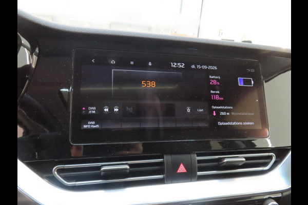 Kia e-Niro ExecutiveLine 64 kWh | SOH 98,1 % | Lederen Interieur | Schuif - Kantel Dak | Navigatie | Dealer onderhouden |