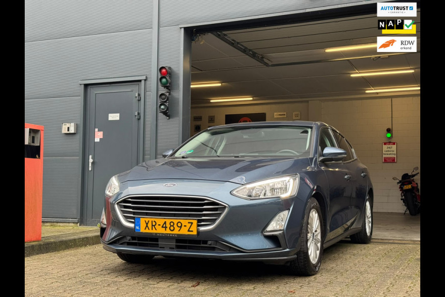 Ford Focus 1.5 EcoBoost Titanium Business / NAP !! / 2de EIGENAAR / DEALER ONDERHOUDEN / AFN. TREKHAAK / WINTER + DESIGN PAKKET !