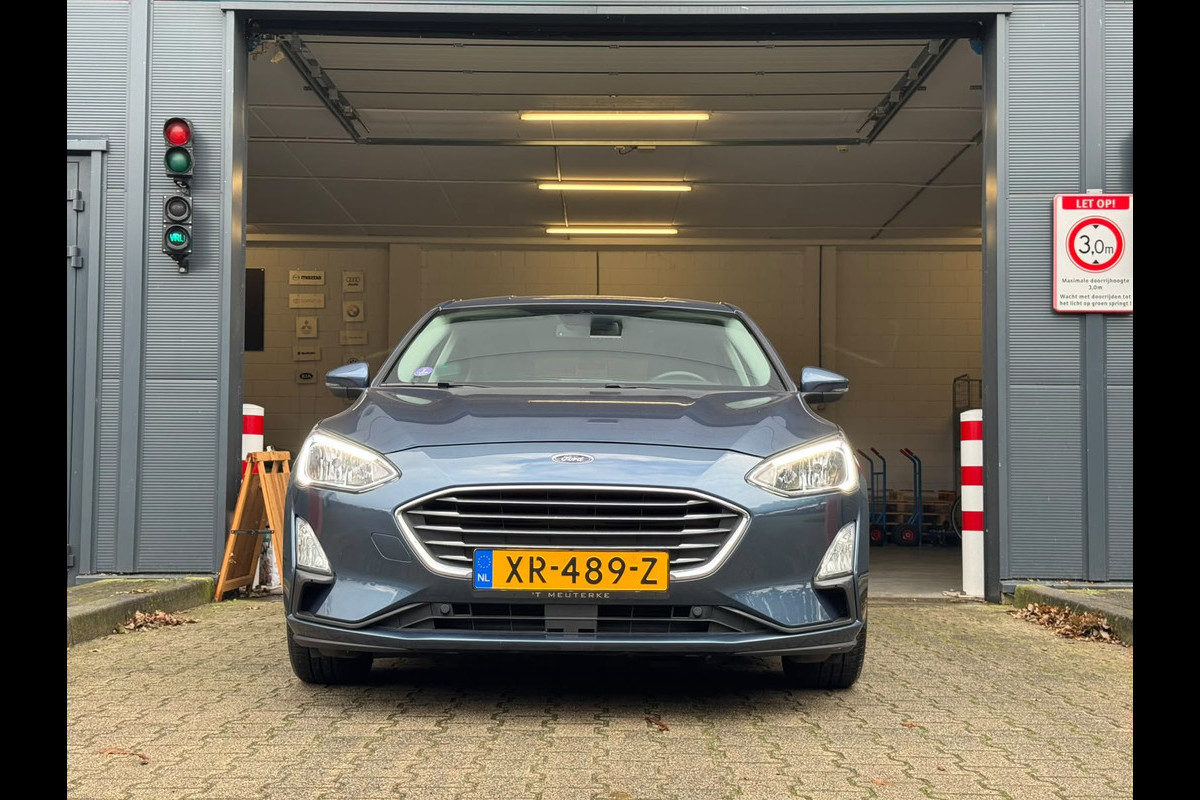 Ford Focus 1.5 EcoBoost Titanium Business / NAP !! / 2de EIGENAAR / DEALER ONDERHOUDEN / AFN. TREKHAAK / WINTER + DESIGN PAKKET !