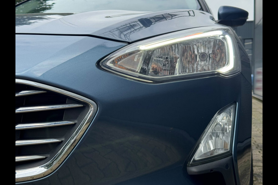 Ford Focus 1.5 EcoBoost Titanium Business / NAP !! / 2de EIGENAAR / DEALER ONDERHOUDEN / AFN. TREKHAAK / WINTER + DESIGN PAKKET !