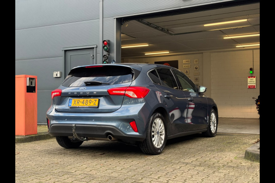 Ford Focus 1.5 EcoBoost Titanium Business / NAP !! / 2de EIGENAAR / DEALER ONDERHOUDEN / AFN. TREKHAAK / WINTER + DESIGN PAKKET !