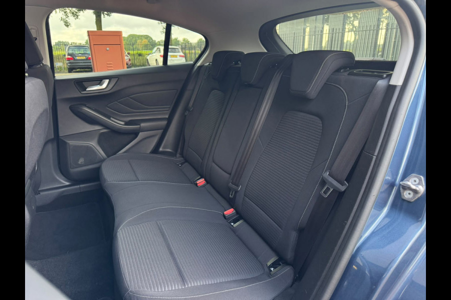 Ford Focus 1.5 EcoBoost Titanium Business / NAP !! / 2de EIGENAAR / DEALER ONDERHOUDEN / AFN. TREKHAAK / WINTER + DESIGN PAKKET !