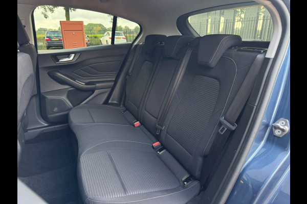 Ford Focus 1.5 EcoBoost Titanium Business / NAP !! / 2de EIGENAAR / DEALER ONDERHOUDEN / AFN. TREKHAAK / WINTER + DESIGN PAKKET !