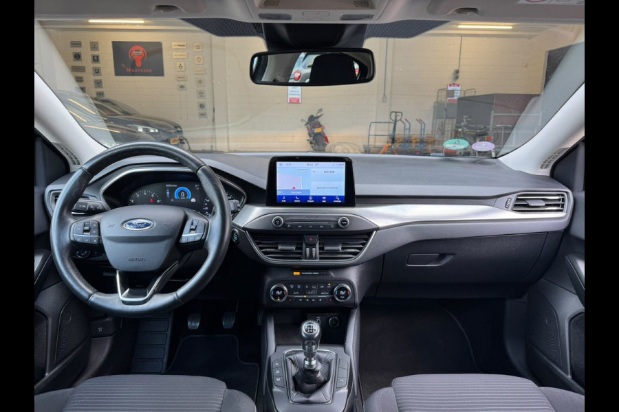 Ford Focus 1.5 EcoBoost Titanium Business / NAP !! / 2de EIGENAAR / DEALER ONDERHOUDEN / AFN. TREKHAAK / WINTER + DESIGN PAKKET !