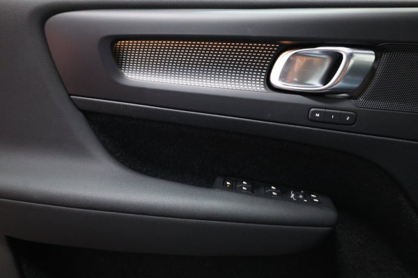 Volvo XC40 1.5 T5 Recharge R-line LED/VIRTUAL/PANO/LEER+S.VERWARMING/19" LMV/CAM/12 MND GARANTIE!