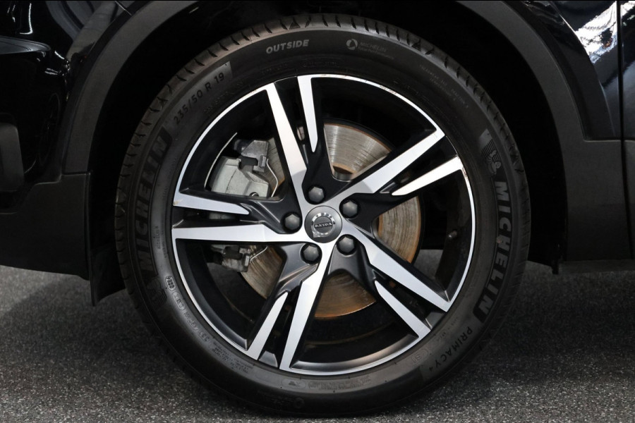 Volvo XC40 1.5 T5 Recharge R-line LED/VIRTUAL/PANO/LEER+S.VERWARMING/19" LMV/CAM/12 MND GARANTIE!