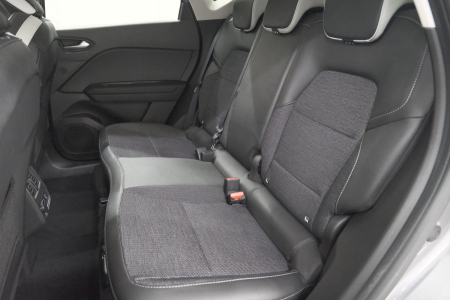 Renault Captur Mild Hybrid 140 EDC Techno | 360 Camera | Groot scherm | Stoelverwarming | Parkeersensoren | Allseason banden