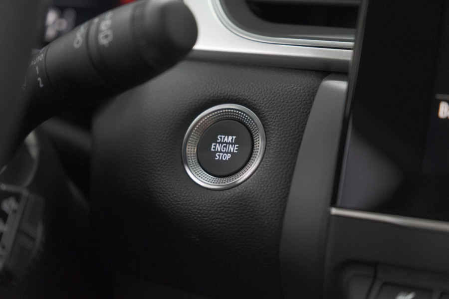 Renault Captur Mild Hybrid 140 EDC Techno | 360 Camera | Groot scherm | Stoelverwarming | Parkeersensoren | Allseason banden