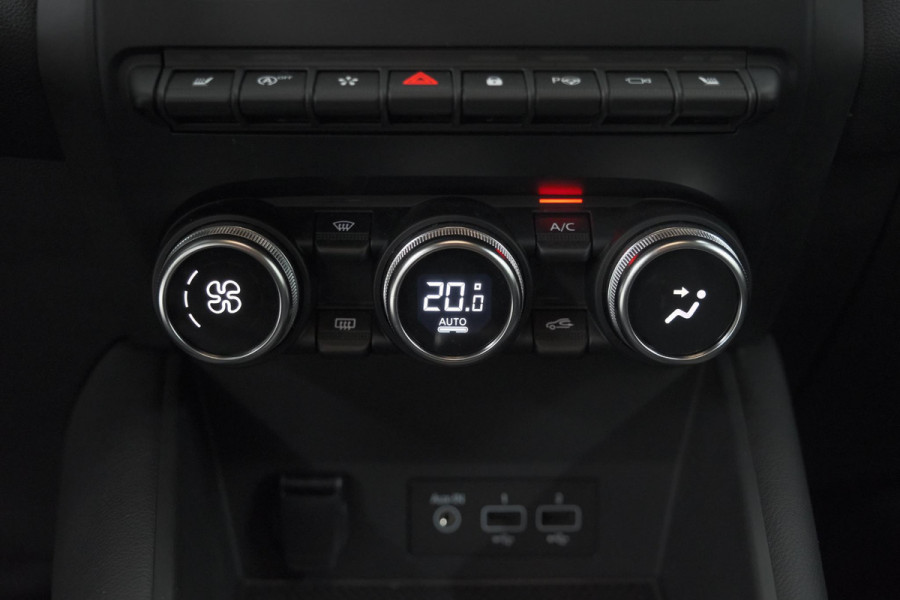 Renault Captur Mild Hybrid 140 EDC Techno | 360 Camera | Groot scherm | Stoelverwarming | Parkeersensoren | Allseason banden