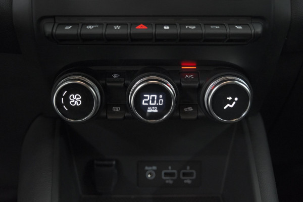 Renault Captur Mild Hybrid 140 EDC Techno | 360 Camera | Groot scherm | Stoelverwarming | Parkeersensoren | Allseason banden