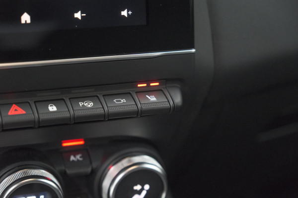 Renault Captur Mild Hybrid 140 EDC Techno | 360 Camera | Groot scherm | Stoelverwarming | Parkeersensoren | Allseason banden