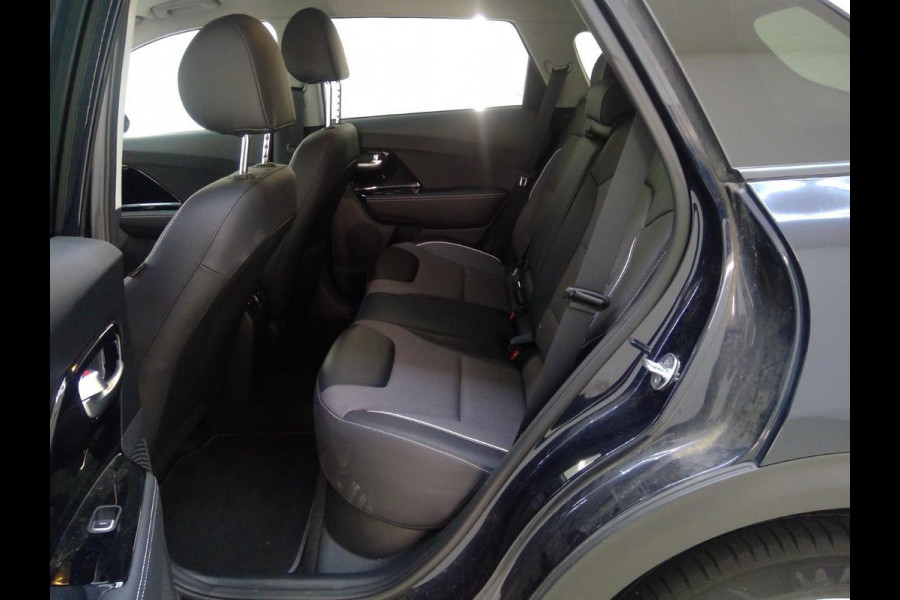 Kia e-Niro Edition 64 kWh | SOH 100% | Navigatie | Warmtepomp |