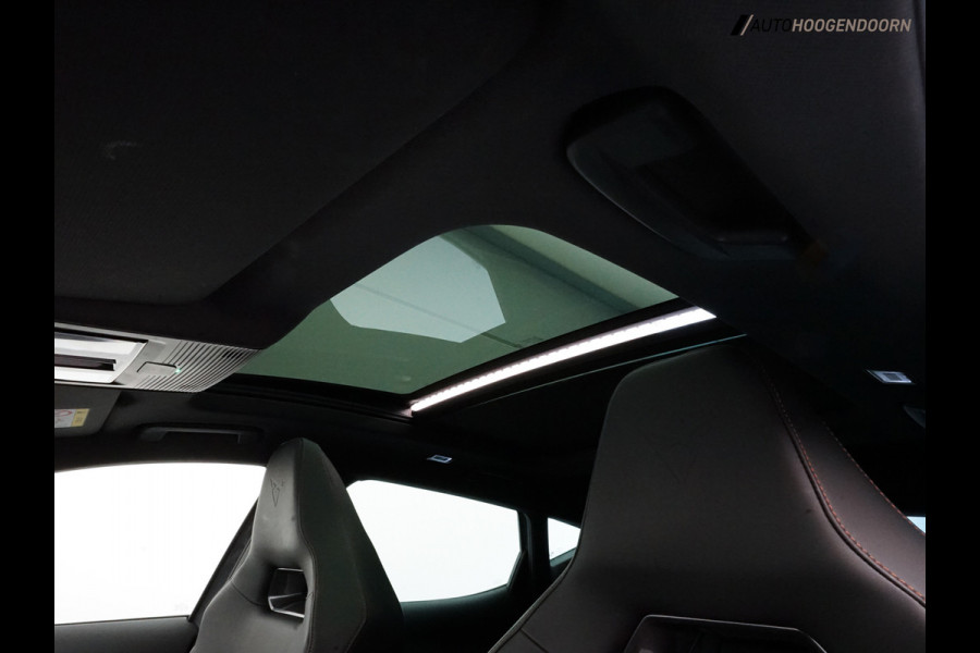 CUPRA Formentor 1.4 e-Hybrid VZ Performance 245pk (APPLE CARPLAY,PANORAMADAK,STUUR-STOELVERWARMING,SFEERVERLICHTING,CAMERA)