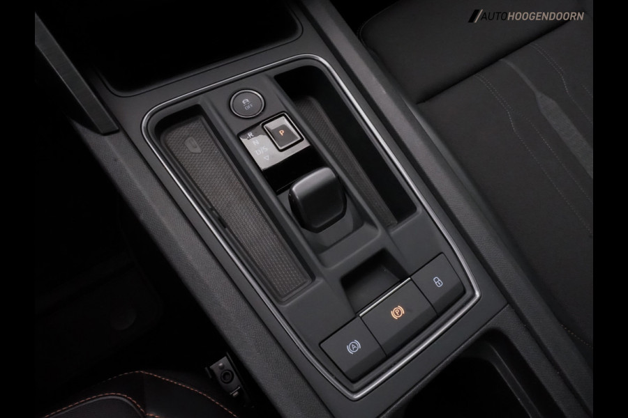 CUPRA Formentor 1.4 e-Hybrid VZ Performance 245pk (APPLE CARPLAY,PANORAMADAK,STUUR-STOELVERWARMING,SFEERVERLICHTING,CAMERA)