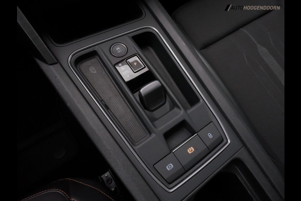 CUPRA Formentor 1.4 e-Hybrid VZ Performance 245pk (APPLE CARPLAY,PANORAMADAK,STUUR-STOELVERWARMING,SFEERVERLICHTING,CAMERA)
