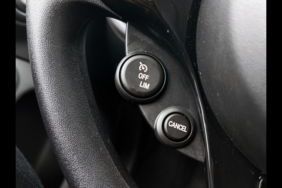 Smart Forfour 1.0 Business Solution 5drs. / Airco-ecc. / Cruise control / Radio multimedia / Apk 10-2027