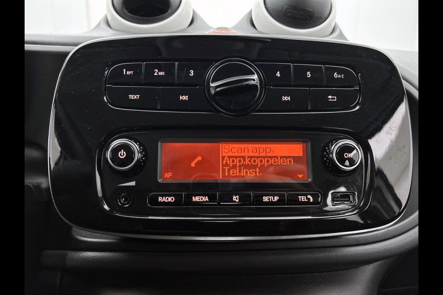 Smart Forfour 1.0 Business Solution 5drs. / Airco-ecc. / Cruise control / Radio multimedia / Apk 10-2027