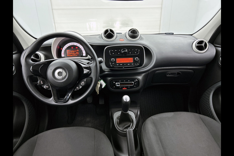 Smart Forfour 1.0 Business Solution 5drs. / Airco-ecc. / Cruise control / Radio multimedia / Apk 10-2027