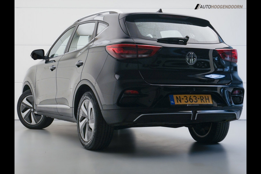 MG ZS EV Long Range Luxury Sport 70 kWh (APPLE CARPLAY,PANORAMADAK,DODEHOEK,STOELVERWARMING,KEYLESS,ELEKTRISCHE STOELEN,CLIMATE))