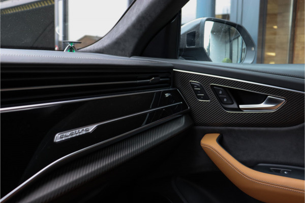 Audi RSQ8 4.0 V8 Quattro **Keramische rem./Pano/360/Alcantara/Carbon in/ex**