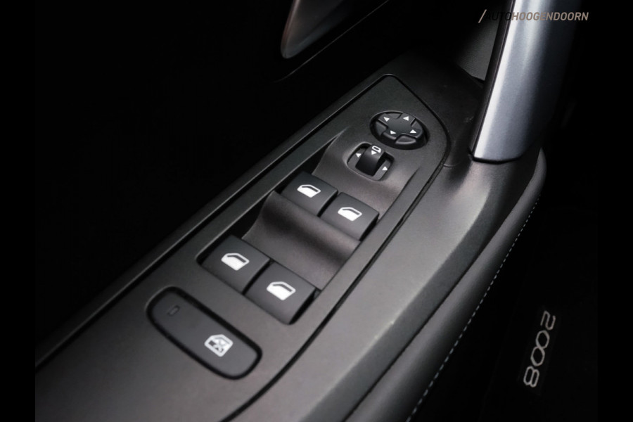 Peugeot 2008 1.2 PureTech Blue Lease Allure 130pk (APPLE CARPLAY,ACHTERUITRIJCAMERA,LANE ASSIST,CRUISE CONTROL,LED,NIEUWE APK)