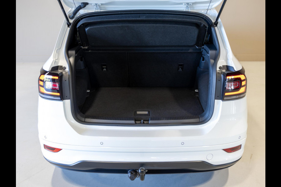 Volkswagen T-Cross 1.5 TSI 2x R-Line / 150pk / Trekhaak / Stoelverwarming / Virtual cockpit /